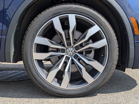 Used 2021 Volkswagen Tiguan SEL Premium R-Line AWD/4WD image 11