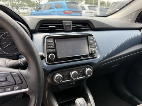 Used 2025 Nissan Versa SV FWD image 20
