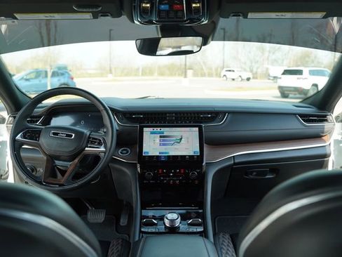 Used 2023 Jeep Grand Cherokee L Summit w/ Luxury Tech Group V image 27