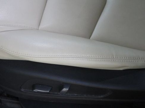 Used 2018 Cadillac XT5 AWD image 20
