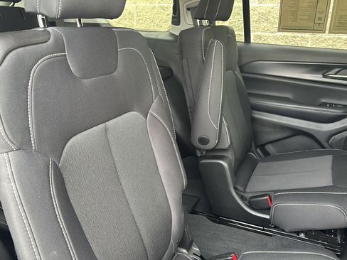 Used 2023 Jeep Grand Cherokee L Laredo w/ Luxury Tech Group I image 27