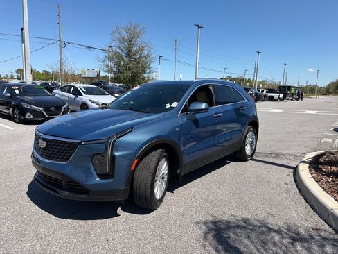 Used 2024 Cadillac XT4 Luxury image 3
