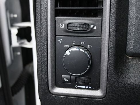 Used 2020 RAM 1500 Tradesman w/ Chrome Appearance Group image 31