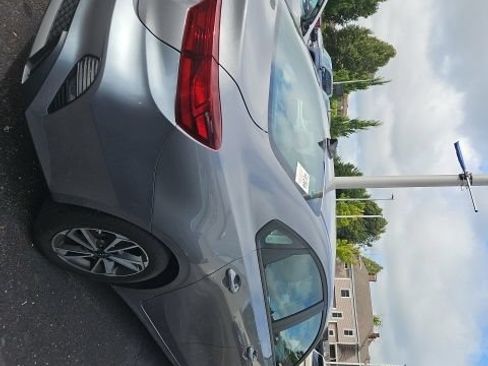 Used 2023 Kia Forte LXS FWD image 3