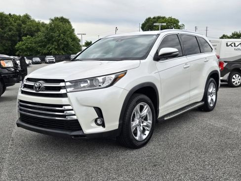 Used 2019 Toyota Highlander Limited FWD image 1