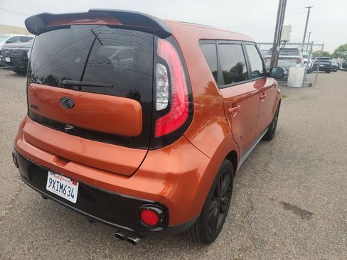 Certified 2018 Kia Soul ! w/ Tech Package FWD image 13
