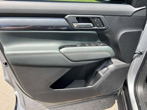 New 2026 GMC Terrain AT4 w/ Convenience Package III image 21