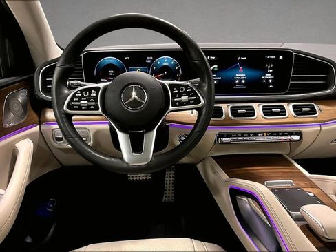 Used 2023 Mercedes-Benz GLS 450 4MATIC image 8