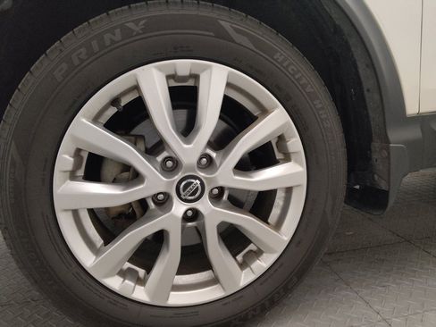 Used 2020 Nissan Rogue Sport SV FWD image 31