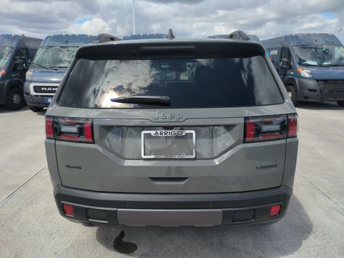 New 2026 Jeep Cherokee Laredo image 6