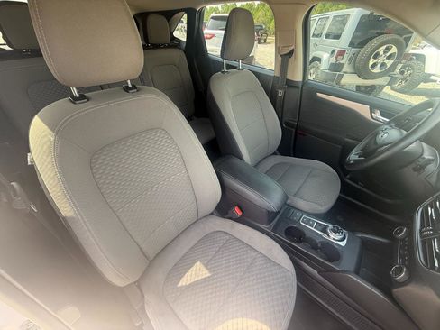 Used 2020 Ford Escape SE FWD image 6