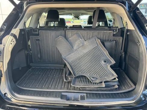 Used 2022 Toyota Highlander XLE AWD/4WD image 43