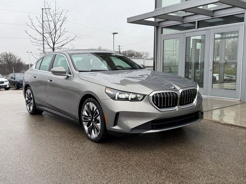 Used 2026 BMW 540i xDrive image 1