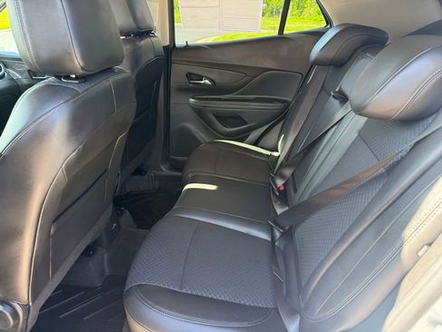 Used 2022 Buick Encore Preferred w/ Safety Package AWD/4WD image 18