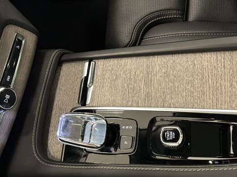 Used 2024 Volvo XC90 B6 Ultimate w/ Protection Package Premier AWD/4WD image 19