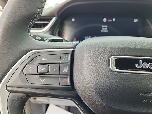 Certified 2024 Jeep Grand Cherokee Altitude image 18