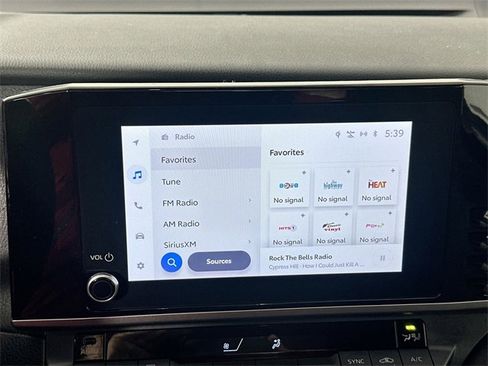 Used 2025 Toyota Camry LE image 11