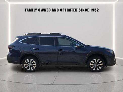 Used 2025 Subaru Outback Touring AWD/4WD image 5