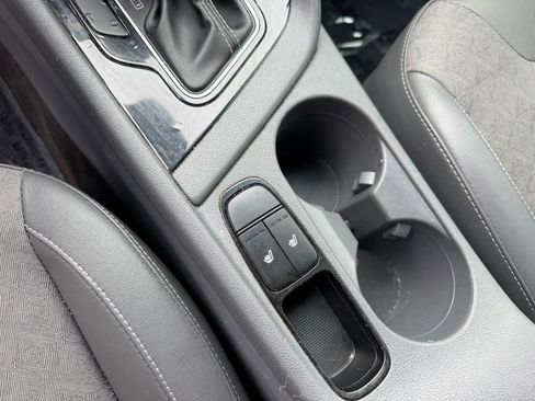 Used 2019 Kia Niro EX image 28