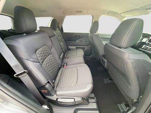 New 2025 Nissan Pathfinder SV w/ Black Appearance Package image 31