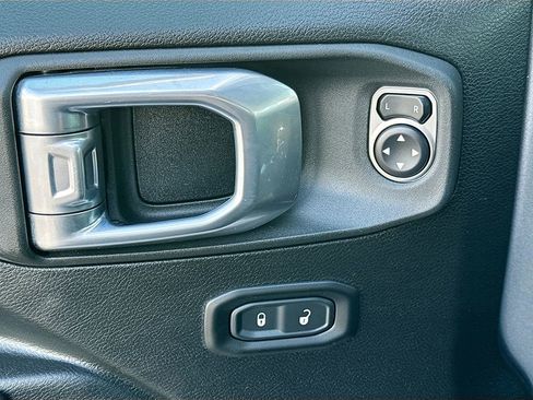 Used 2021 Jeep Wrangler Unlimited Rubicon w/ Dual Top Group image 26