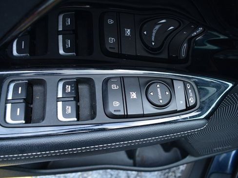 Used 2022 Kia Niro EX w/ Cold Weather Package image 14