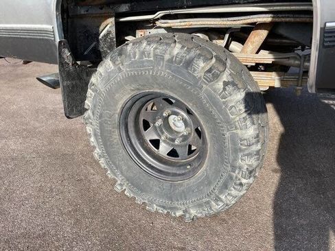 Used 1990 GMC Suburban 4WD image 14