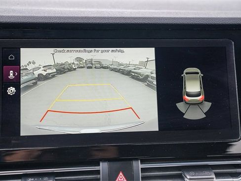 Certified 2022 Kia Niro EX Premium image 24