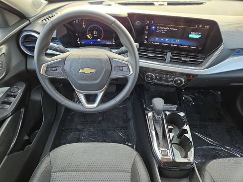 Used 2025 Chevrolet Trax LT w/ Driver Confidence Package FWD image 18