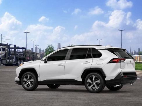 New 2025 Toyota RAV4 SE image 5