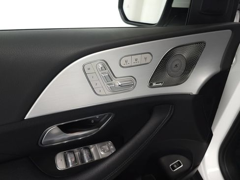 Used 2025 Mercedes-Benz GLS 450 4MATIC w/ AMG Line Exterior image 6
