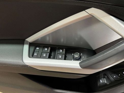 Used 2024 Audi Q3 2.0T Premium image 8