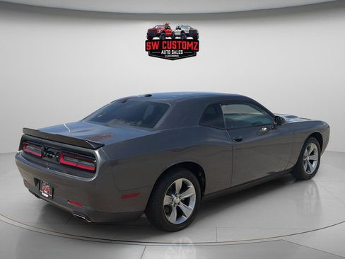 Used 2023 Dodge Challenger SXT image 7