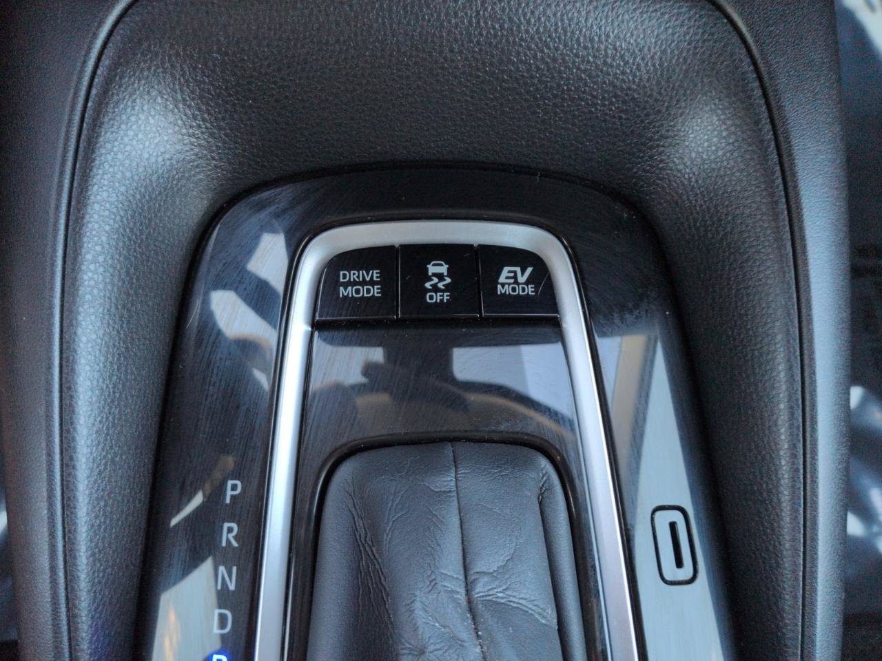 Used 2020 Toyota Corolla LE FWD image 26