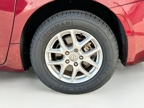 Used 2017 Chrysler Pacifica LX image 11