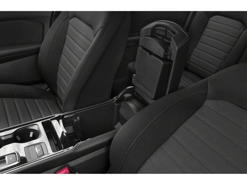 Used 2020 Ford Edge SE image 12