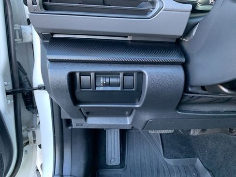 Used 2024 Subaru Crosstrek 2.0i Premium image 28