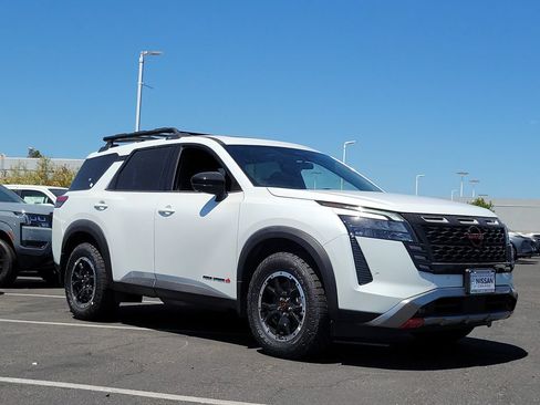 New 2026 Nissan Pathfinder Rock Creek w/ Rock Creek Premium Package AWD/4WD image 8
