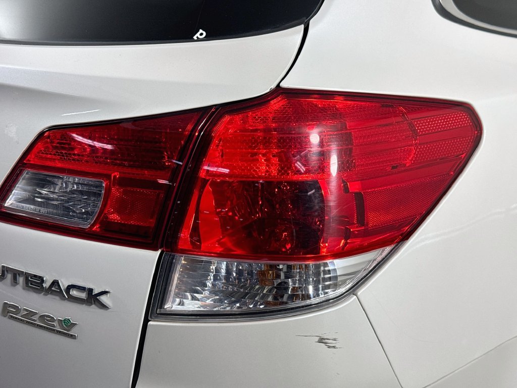 Used 2012 Subaru Outback 2.5i Premium w/ All-Weather Pkg AWD/4WD image 29