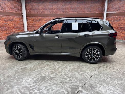 Certified 2024 BMW X5 xDrive40i w/ M Sport Package image 2