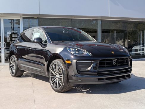 New 2026 Porsche Macan image 7