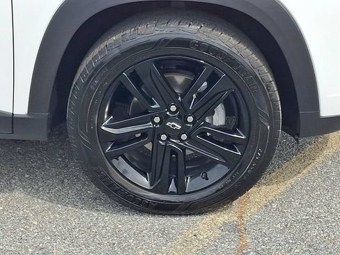 Certified 2025 Chevrolet Trax ACTIV w/ Driver Confidence Package FWD image 8
