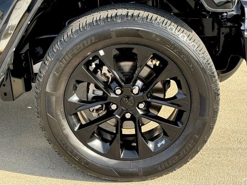 Used 2023 Jeep Gladiator Overland image 27