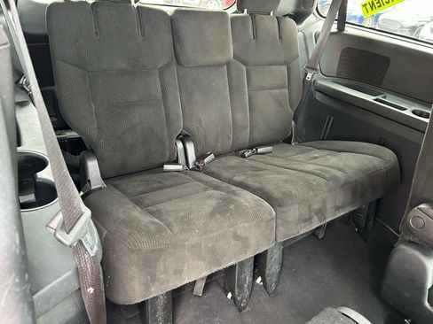 Used 2015 Dodge Grand Caravan SE image 13
