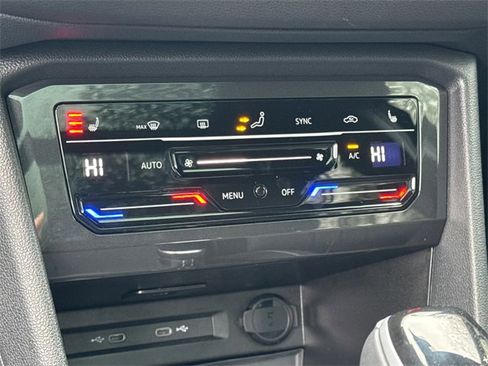 Certified 2024 Volkswagen Tiguan SE R-Line image 31