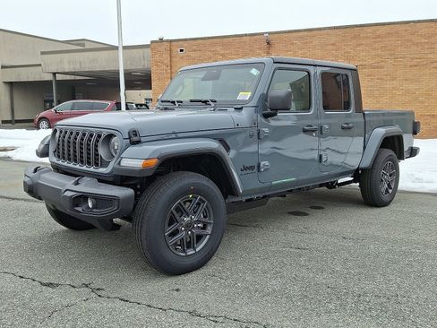 New 2026 Jeep Gladiator Sport image 3