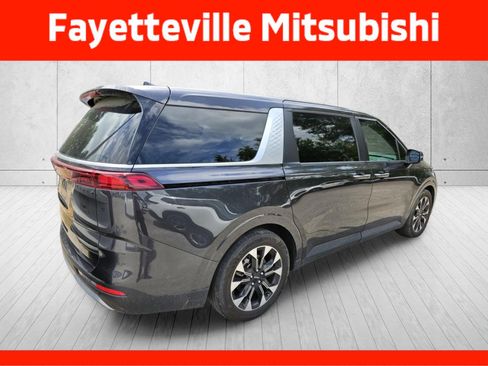 Used 2024 Kia Carnival EX FWD image 10