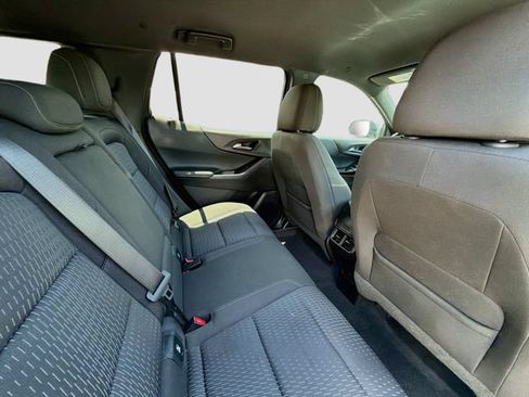 Used 2025 Chevrolet Equinox LT w/ Safety and Technology Package FWD image 26