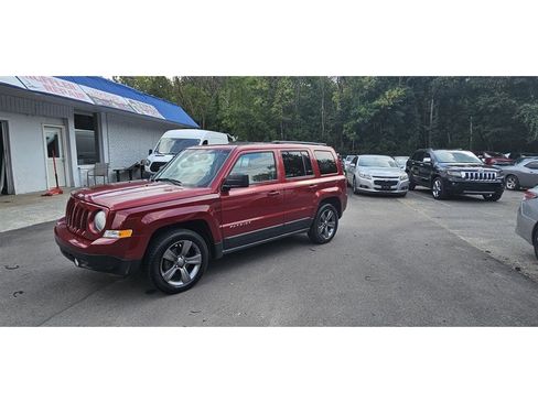 Used 2014 Jeep Patriot High Altitude image 4