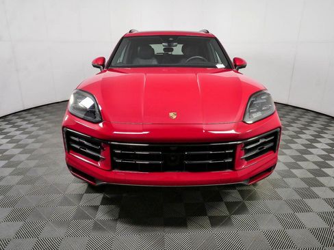 Certified 2024 Porsche Cayenne AWD/4WD image 38